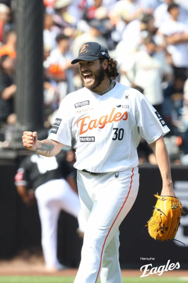 일본 경험과 한화 입단 배경