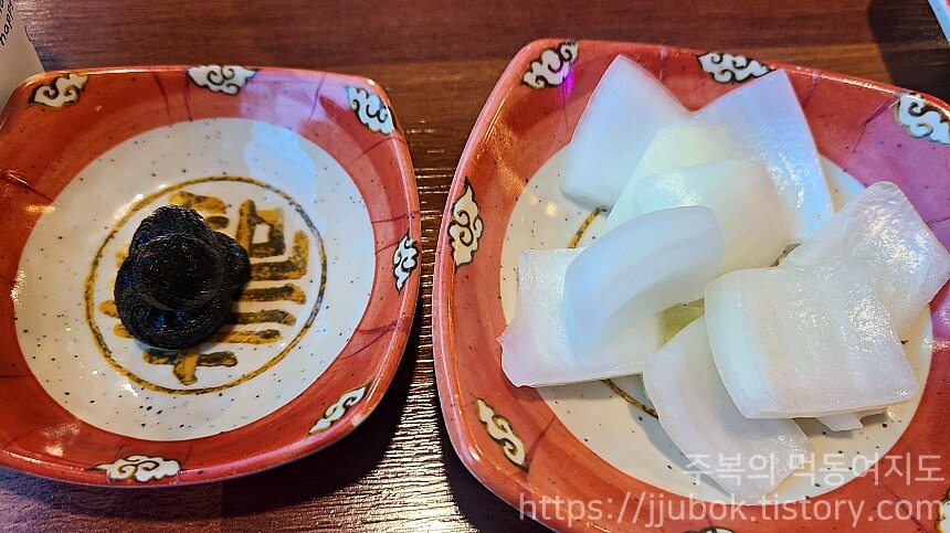 보배반점-밑반찬-춘장-양파