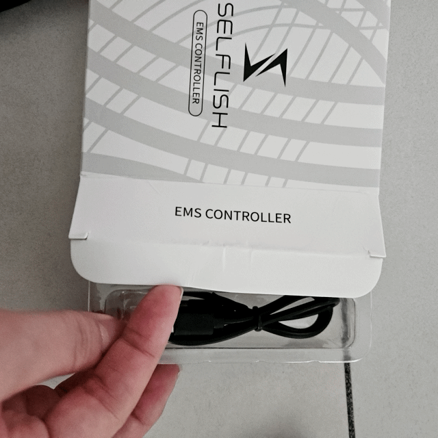 EMS 장갑 마사지기 승모근 셀프 마사지로 간편하게 풀기