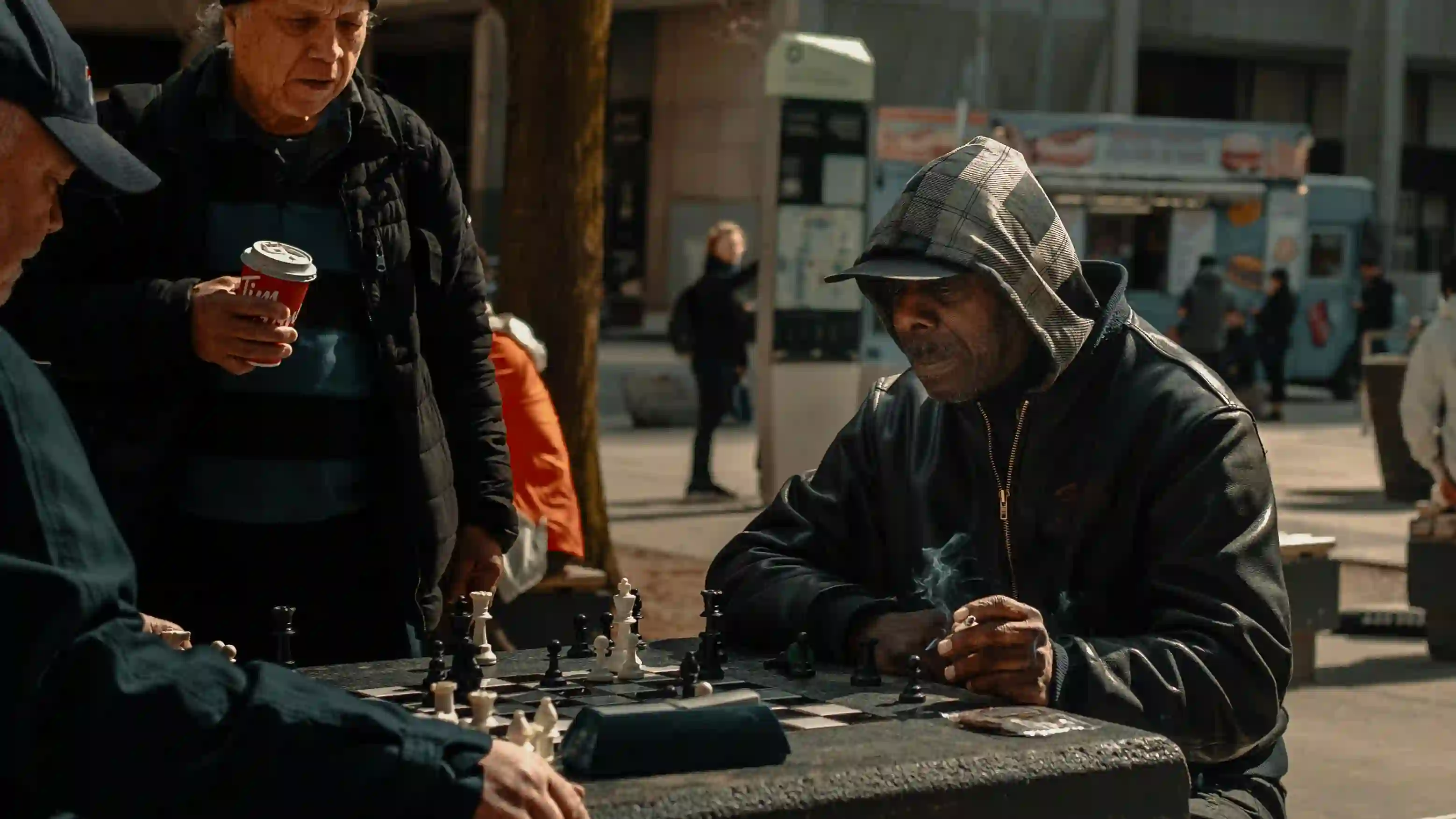 어색한 상대와도 자연스럽게 친해지는 대화법|관계의 벽을 허무는 9가지 전략