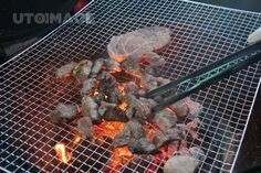 숯불에-고기-구워먹는-모습