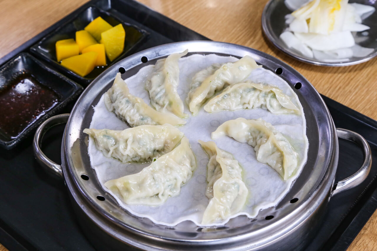 생방송투데이 3784회 한우물의 법칙 경주 전통 밀면 전문점 맛집 불국사밀면 (밀면 연탄불고기 맛집)