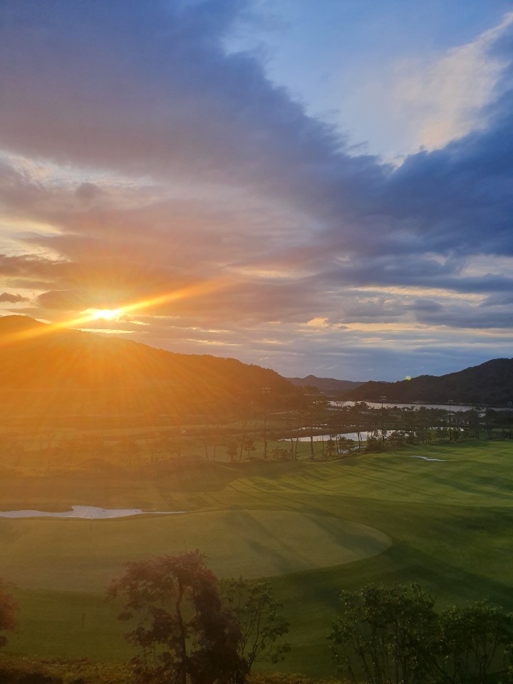 골프장 일출