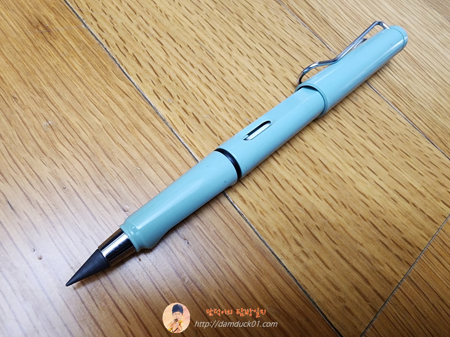 써도 써도 닳지 않는 무한 필기펜