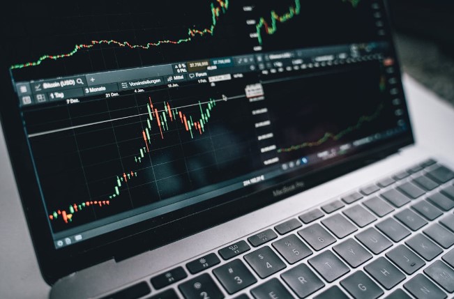 노트북에 경제지표화면