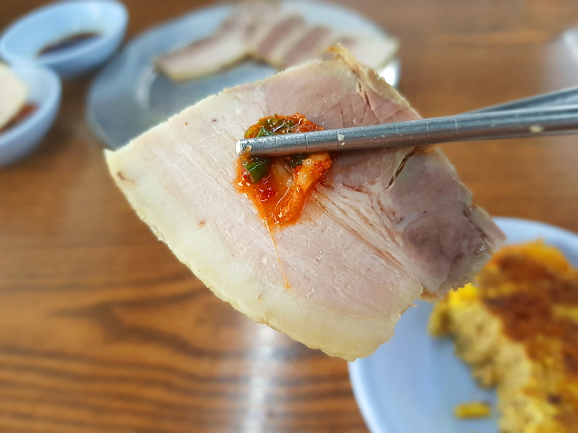 편육
