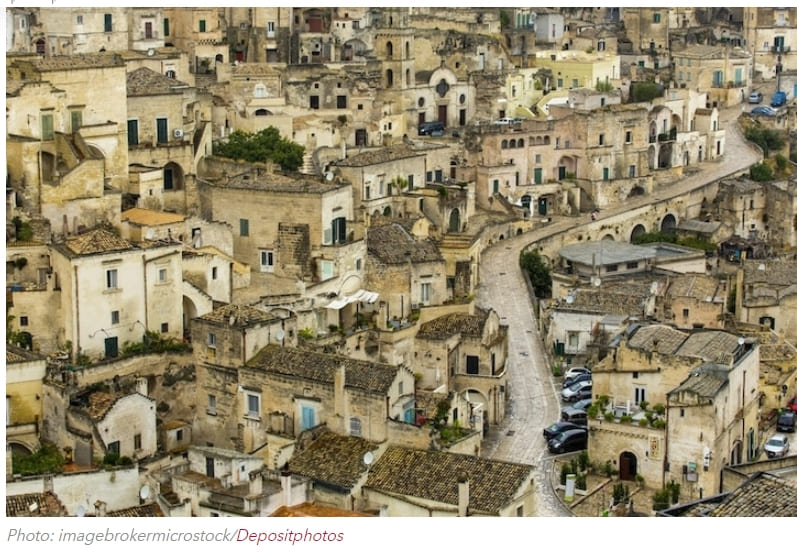 석회암 동굴로 가득찬 이탈리아 그림 같은 도시 VIDEO:This Picturesque Italian Town Is Filled With Ancient Cave Dwellings You Can Stay I