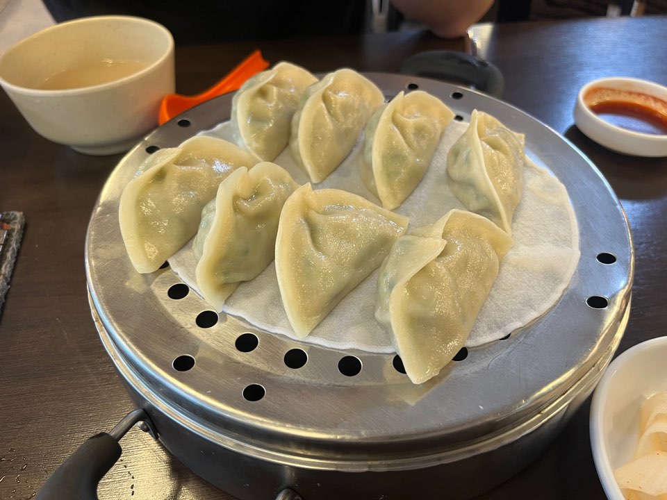 울산 삼산 밀면전문점 만두 사진