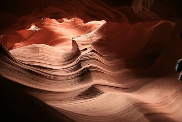 사암과 화산암 비교 : 화산암