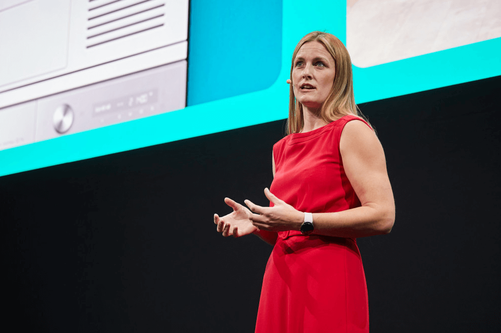 에이미 홀로렌은 &ldquo;삼성전자는 보다 지속가능한 미래를 구현하기 위해 끊임없이 노력하고 있으며, 경영과 제품 전 과정에 이를 반영하고 있다&rdquo;고 말했다.