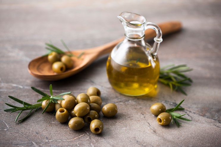 간에 좋은 음식 '올리브 오일'