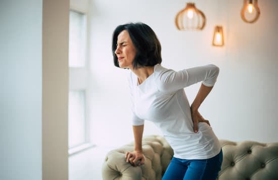 허리 근육 염좌(Lumbar Muscle Strain): 원인, 증상, 치료법