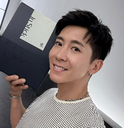 브라이언 데뷔 플라이투더스카이