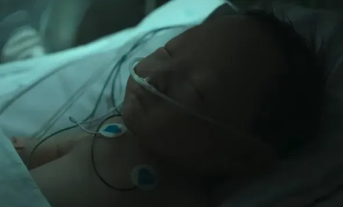 지옥 시즌 2 배영재와 송소현의 딸 튼튼이