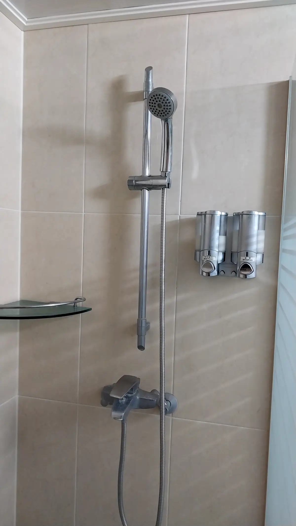 계룡스파텔-욕실-샤워기