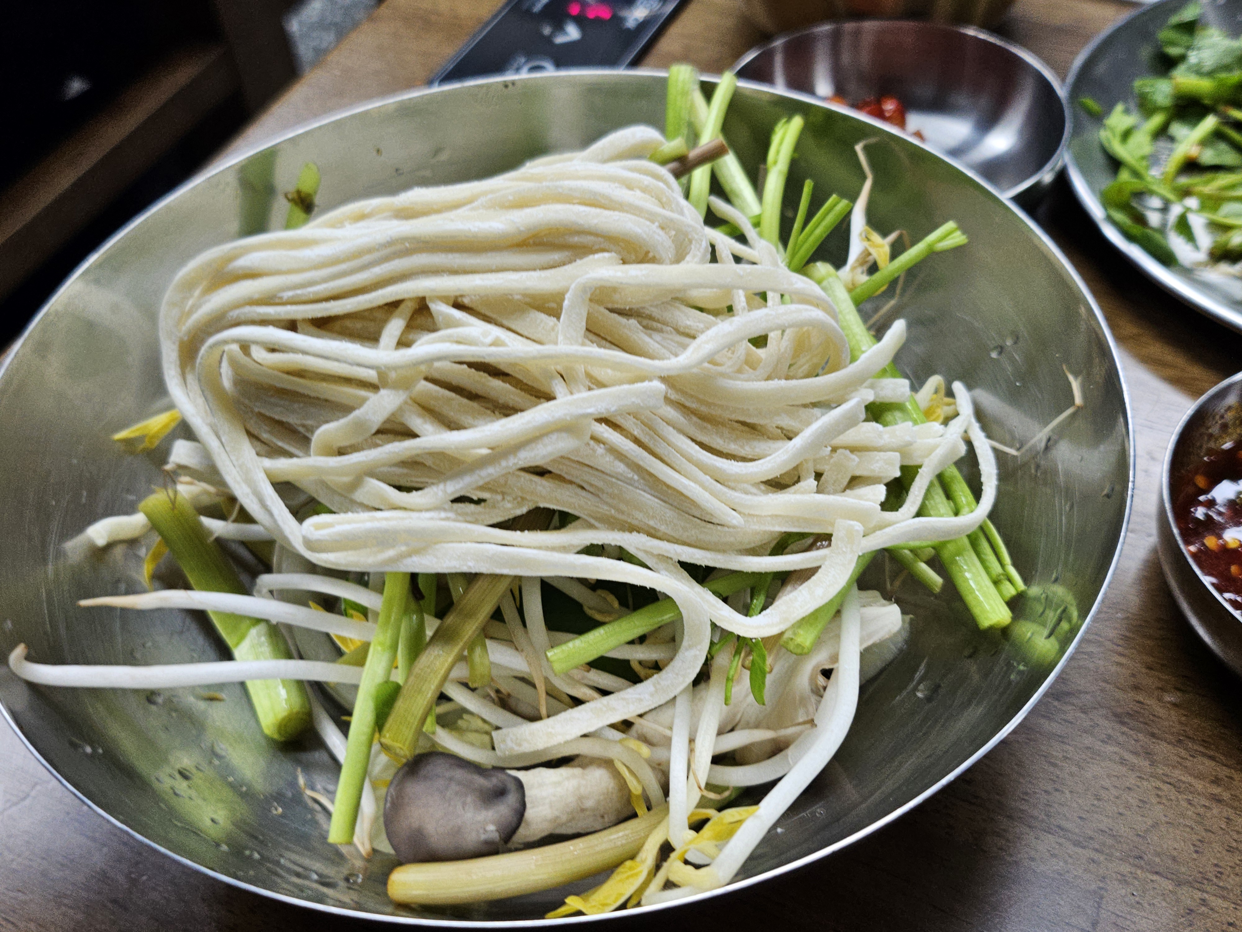 맛집 능동미나리 성수점