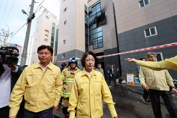 추미애 소방 재정 빨대 발언 논란 총정리｜윤성근 1인 시위&middot;소방노조 사과 요구&middot;민주당 사과&middot;소방예산 1조 6000억
