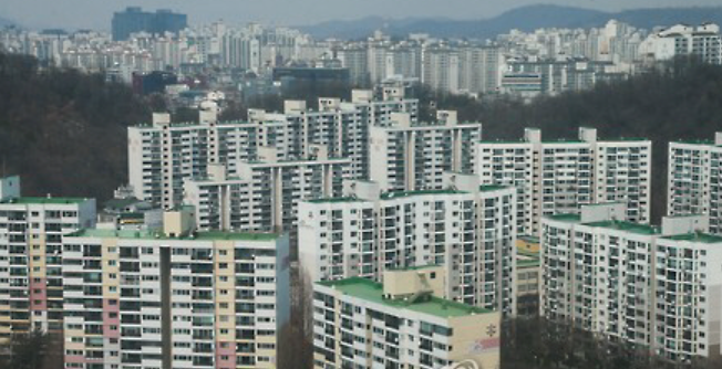 노후된 대형 아파트 단지 모습