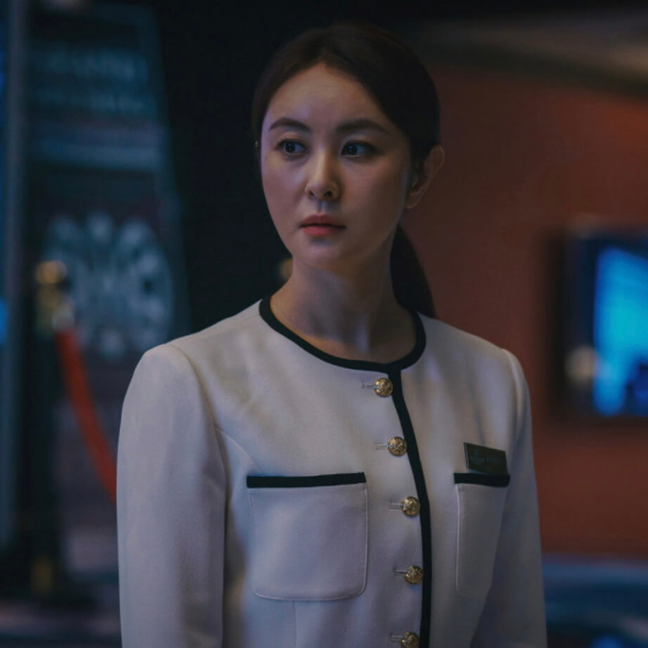 쳐다보는 손은서