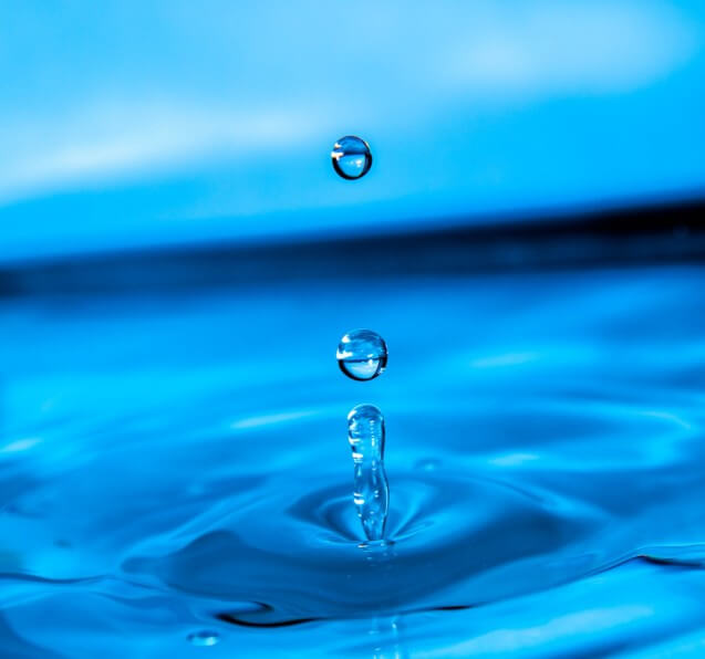 물방울이 떨어지는 모습