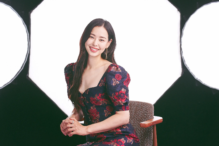 웃고있는이하늬