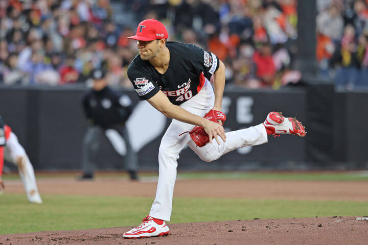 LG 무득점 봉쇄한 로젠버그, 키움의 반등을 이끌다