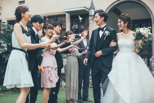 참석자의 복장