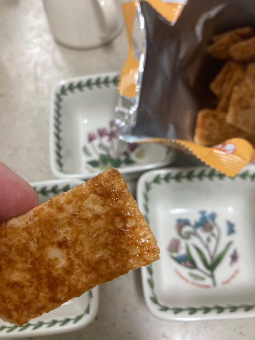 오리온 뉴룽지 카라멜맛 솔직 후기 ❘ 뉴룽지 카라멜 크룽지맛 가격&middot;칼로리&middot;맛 총정리