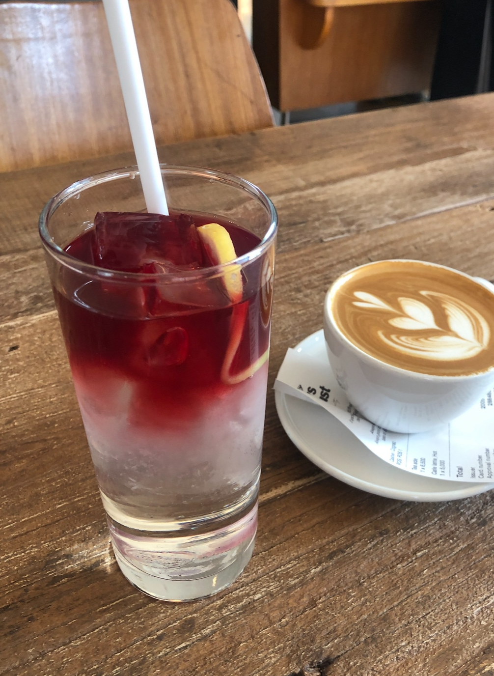 alt=&quot;올웨이즈 어거스트 커피 뿐만 아니라 다른메뉴도 맛있는 카페&quot;
