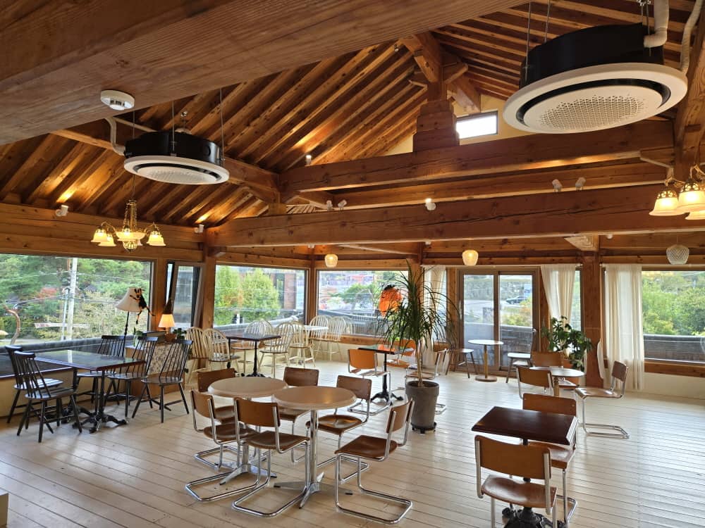 가평 고요재 2층 내부