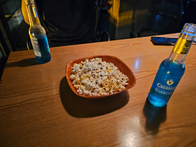 기본 안주 - 팝콘