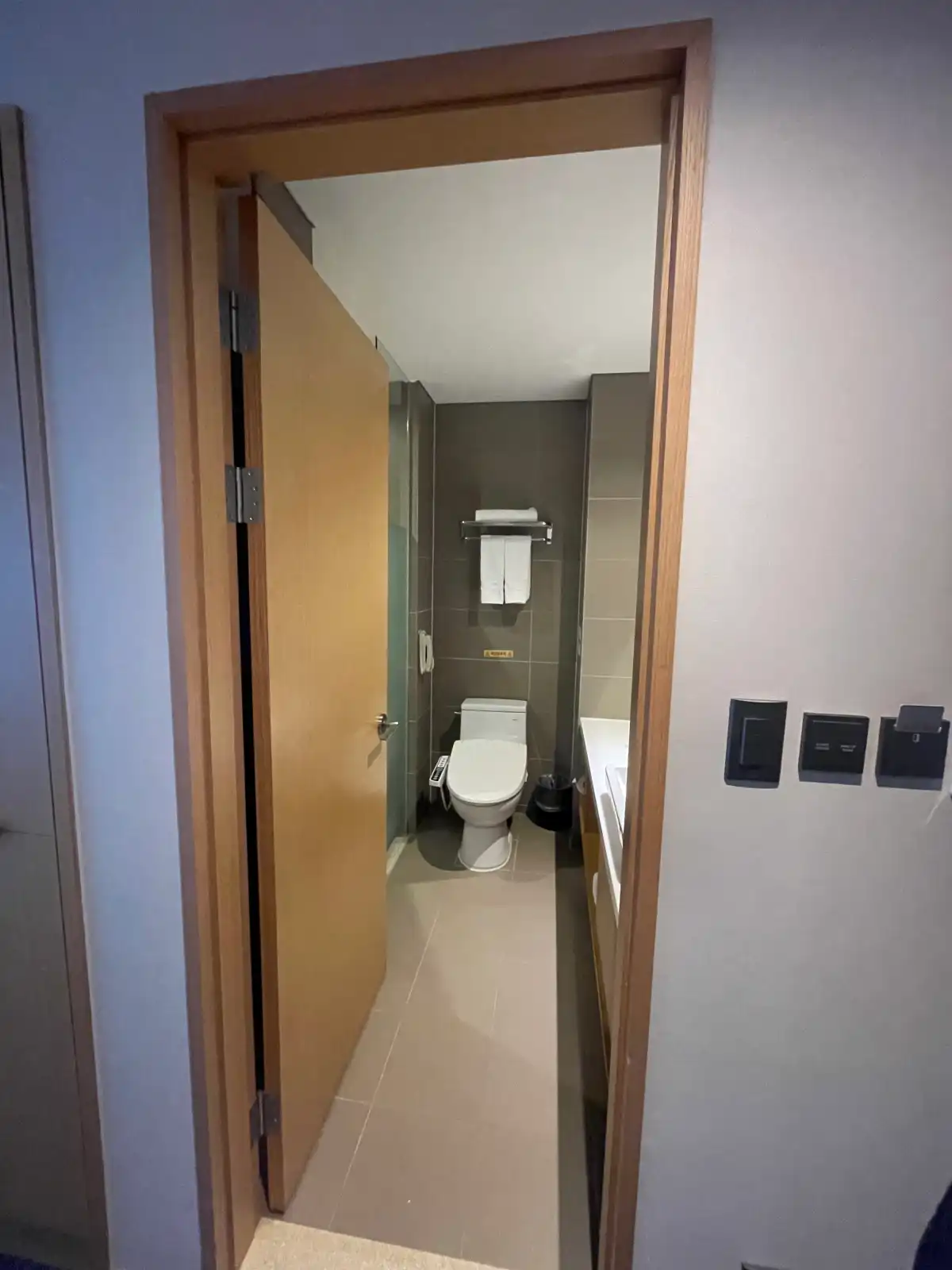 군산-에이본호텔-화장실입구