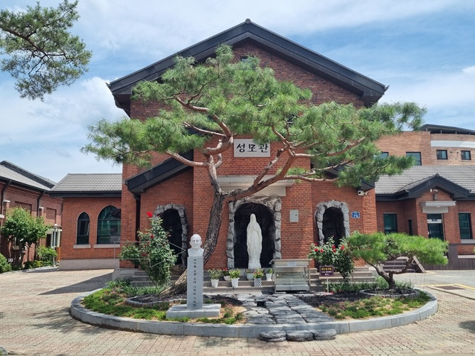 충주 지현동성당 성모관 사진