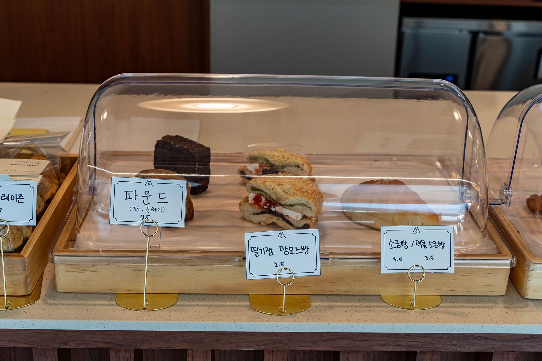 만덕 카페 M543 Cafe Gallery 쇼케이스