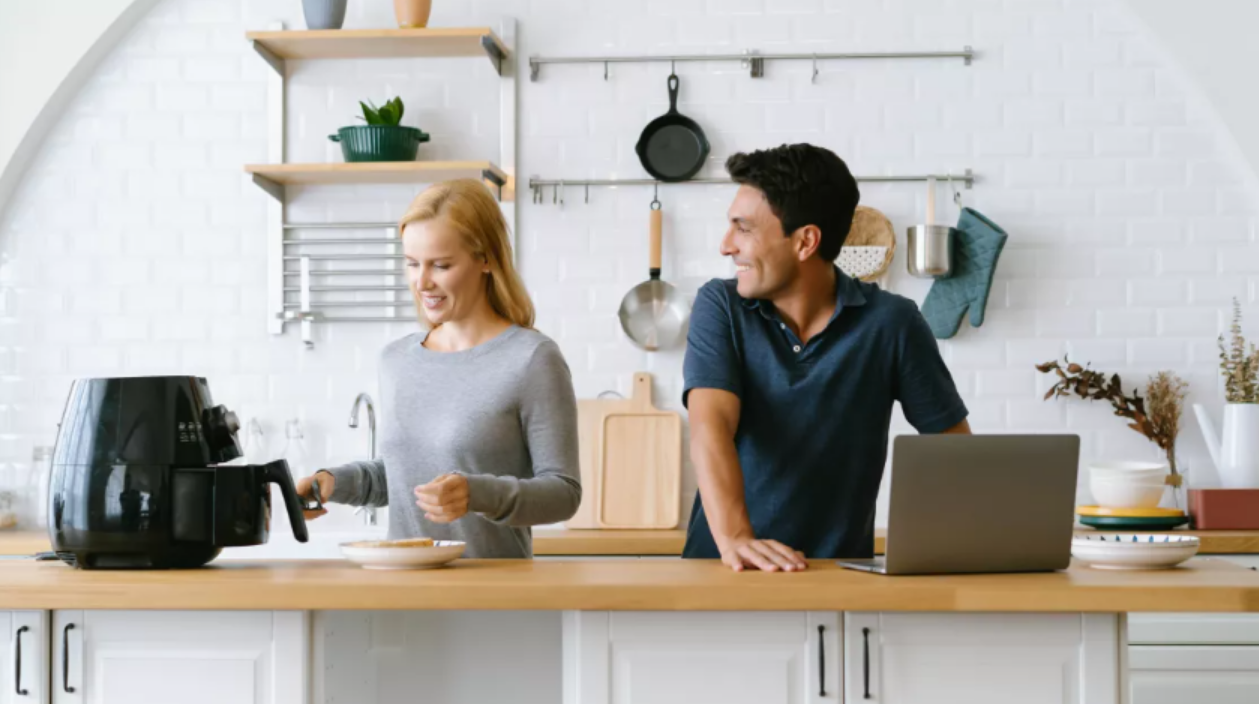 에어프라이어 사용 모습