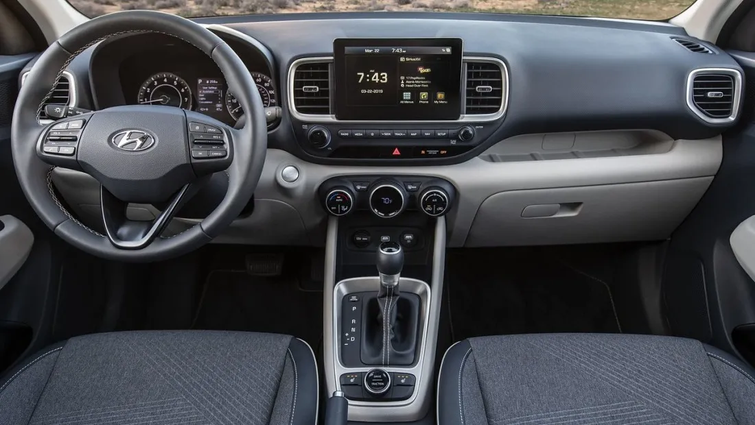 현행 베뉴 실내