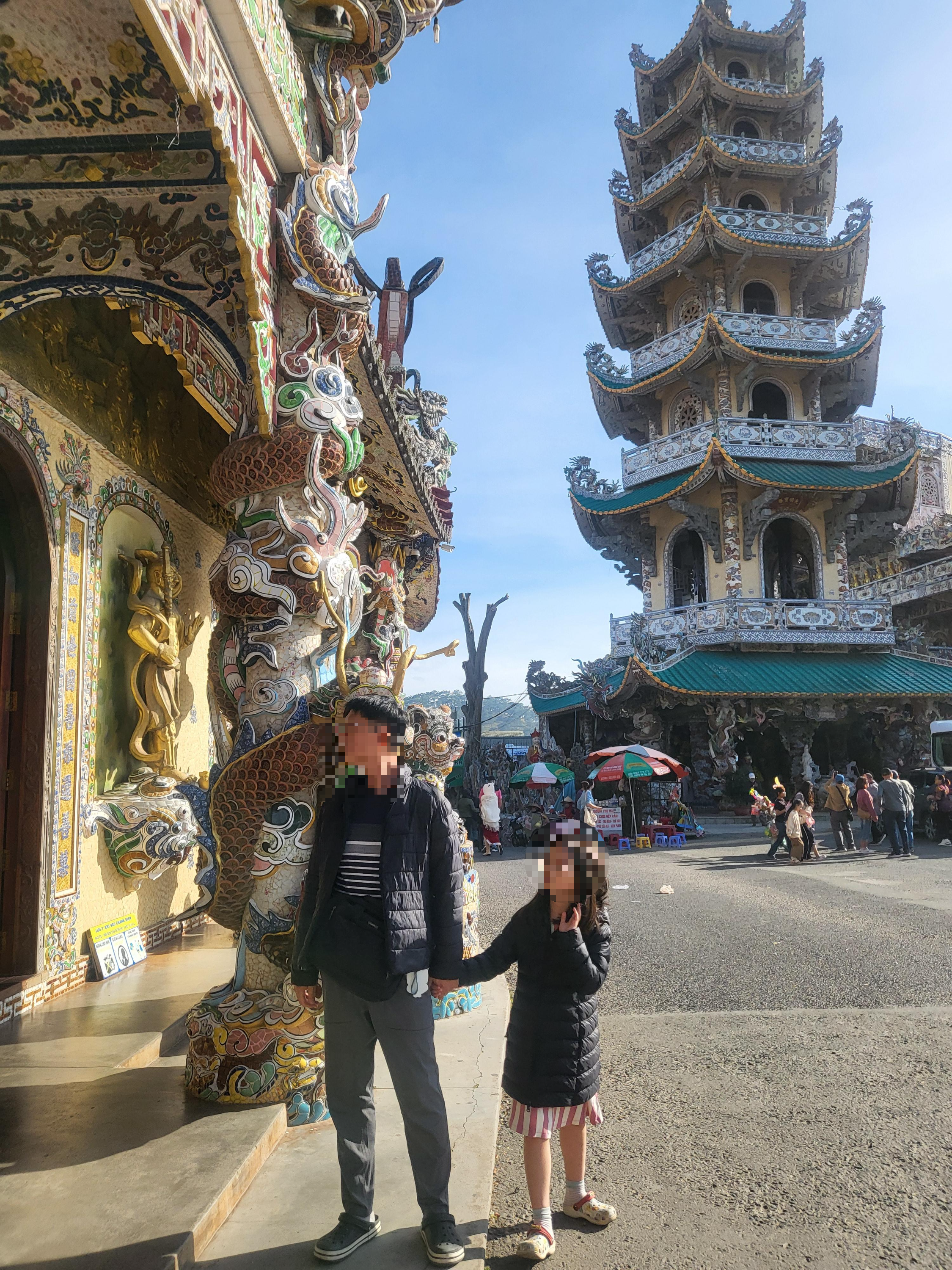 달랏 린푸억 사원: 초등 아이도 반한 유리 성! (다른 사원과 차이점/복장 팁)