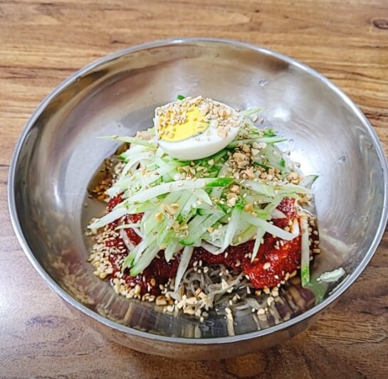 생방송투데이 막 퍼주는 집 얼만데요? 서울 광진구 중곡역 5000원 칼국수 맛집 이상홍두깨손칼국수