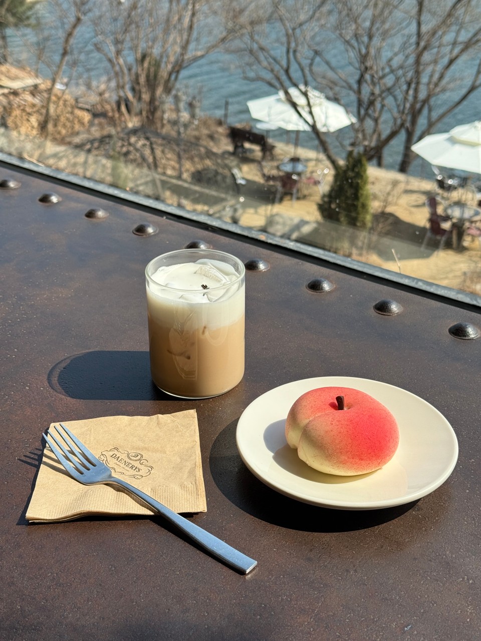 대너리스 카페