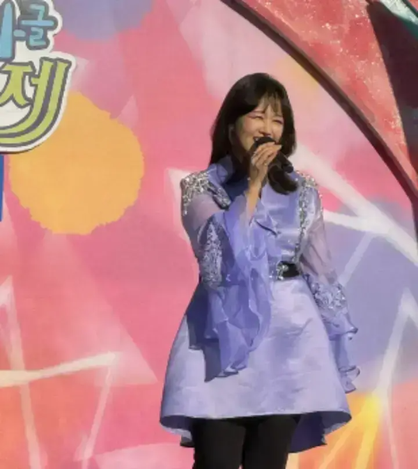 미스트롯-정미애-가수-노래하는-모습-사진