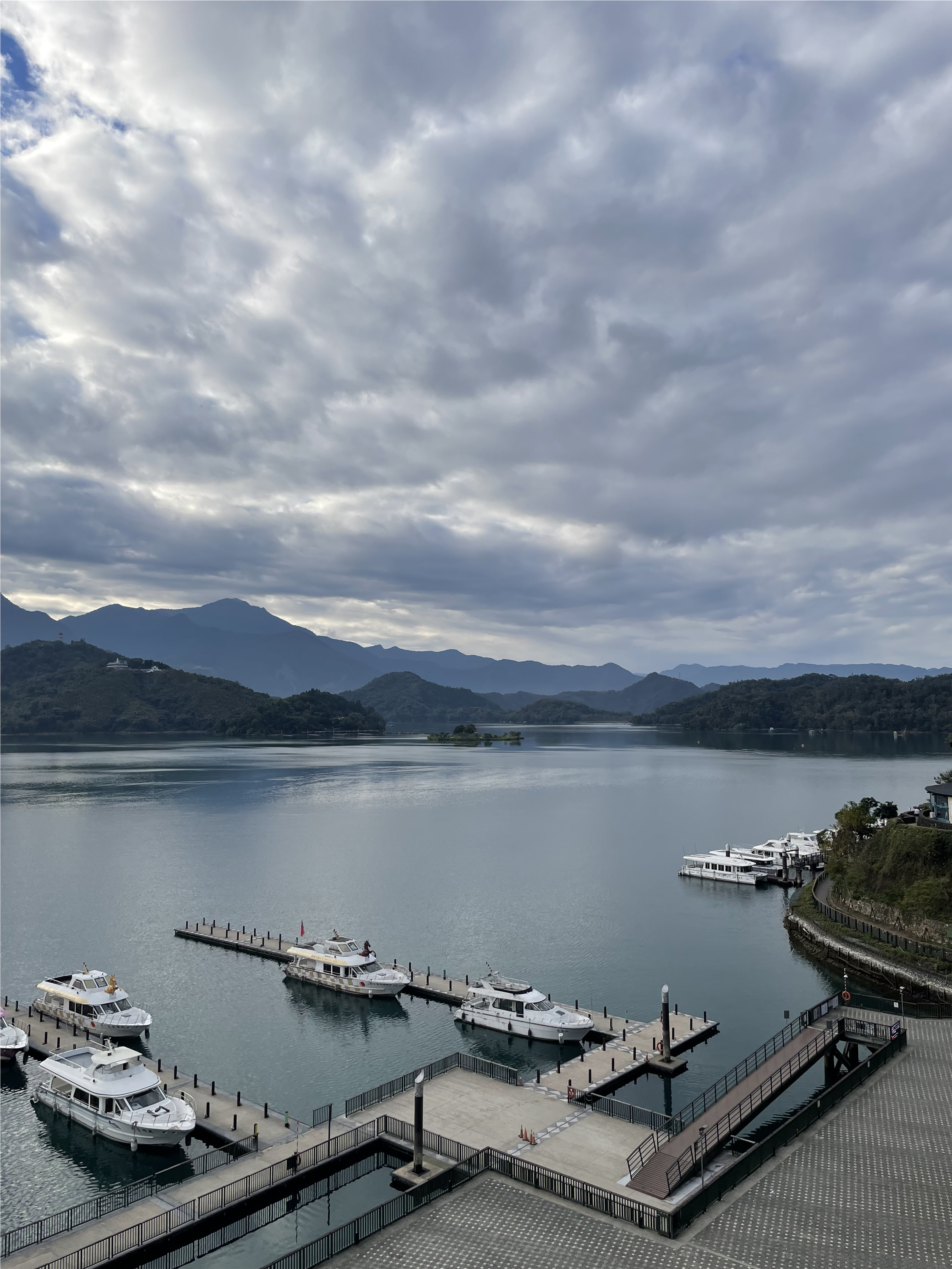 직접 찍은 수이서 부두 사진