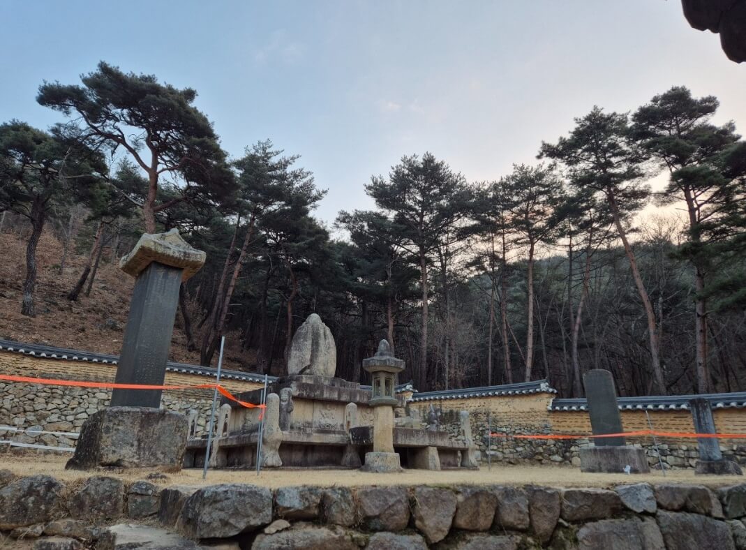대구 용연사 : 부처님 진신사리를 품은 천년고찰과 적멸보궁 비슬산 자락에 깃든 천년 고찰의 역사와 수행 공간