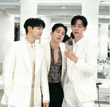 씨엔블루 사진