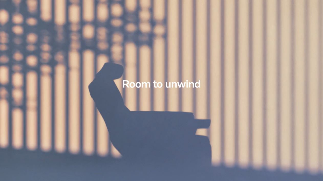 볼보 프리미엄 전기 미니밴 EM90 티저이미지