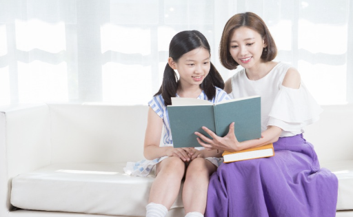 영어 원서를 아이에게 읽어줄 때 모르는 단어 해석해줘야 하나요?