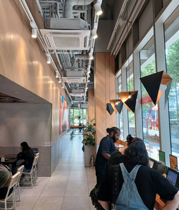 쉐이크쉑 종각점 매장통로