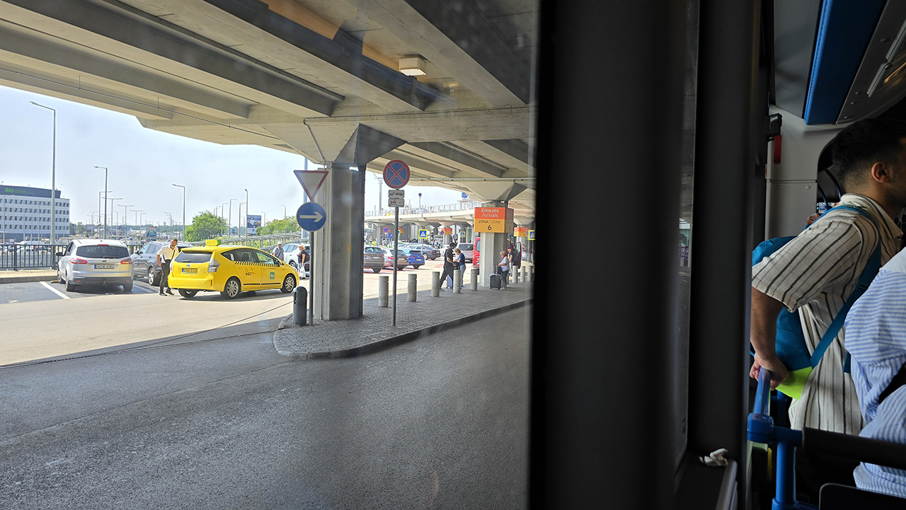 부다페스트 공항에서 시내로 바로 가는 100E 버스