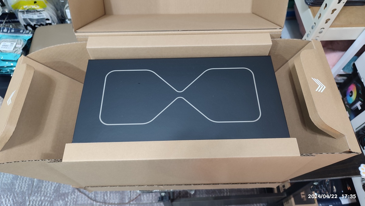 NVIDIA GeForce RTX 4090 Founders Edition RTX4090 ( 900-1G136-2530-000 AL 171)