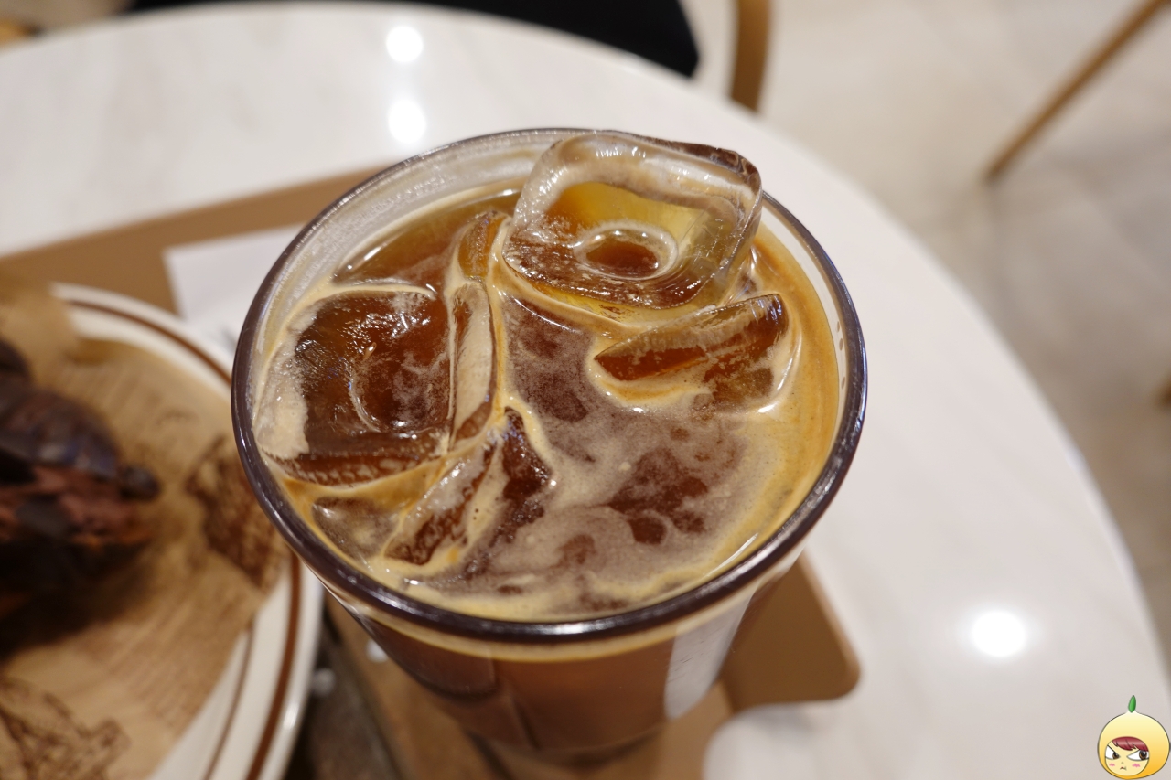 얼음 동동 아메리카노