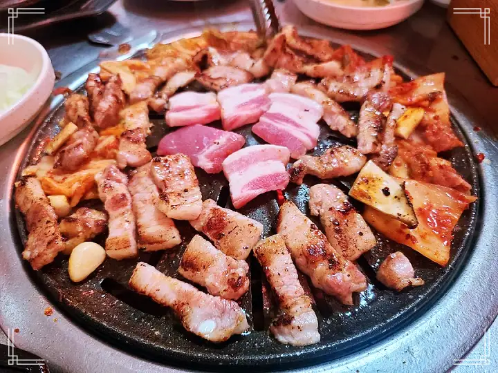 토요일은 밥이좋아 군포 당동 된장박이 삼겹살 맛집 생삼겹 통삼겹 된장에 넣어 숙성 나만 알고싶은 현지인 추천 토밥 좋아 방송정보